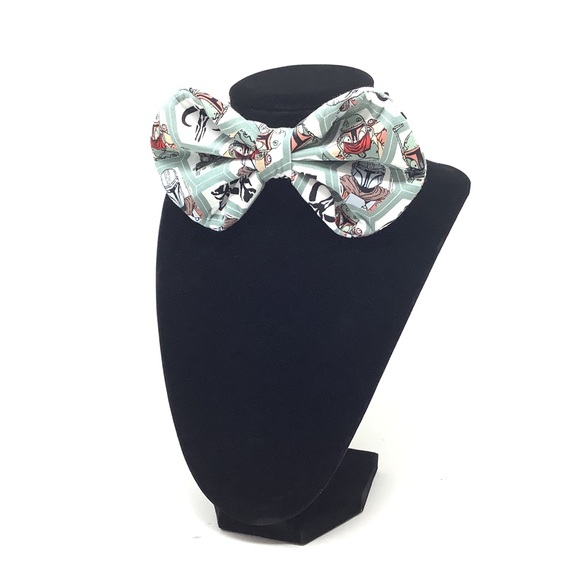 Star Wars: Mandalorian Handcrafted Bow Tie - Comic Book Collection - Picture 9 of 9